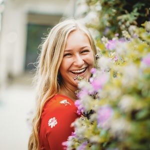 Meet your Posher, Elizabeth